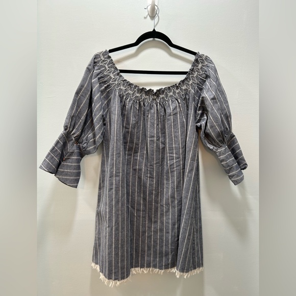 Umgee Gray and White Smocked 3/4 Sleeve Dress. Size Small - Picture 4 of 6